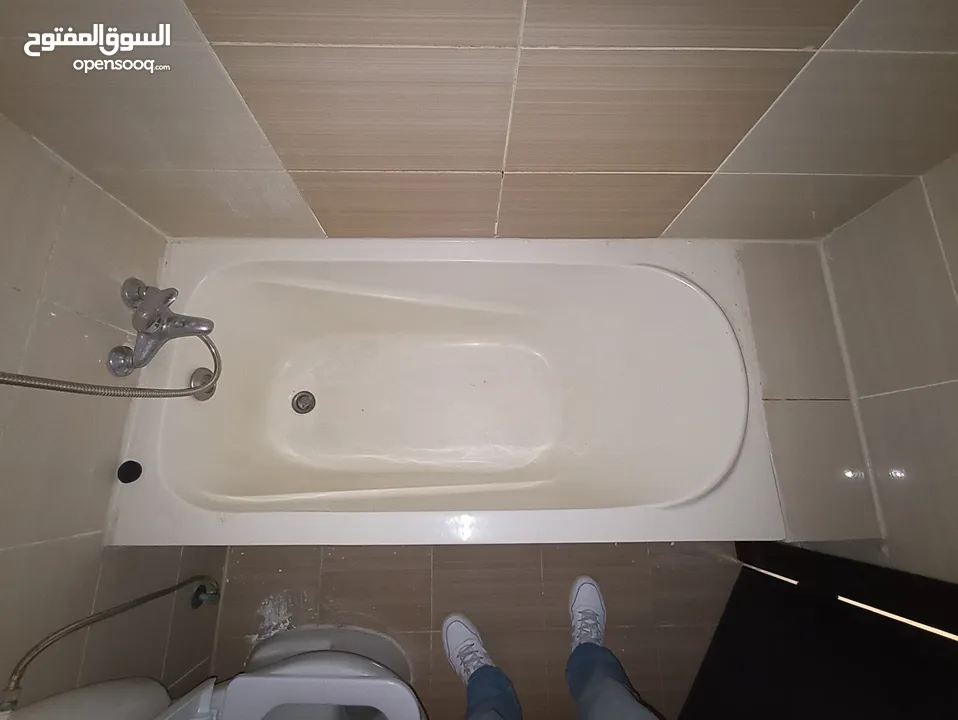 اطقم حمامات مستعملة بحالة ممتازة للبيع بسعر مغري