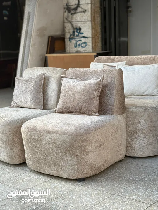 طقم كنب جديد،قصة جديدة ومميزة(5 مقاعد وبرسمة جديدة للمقعد الثلاثي)