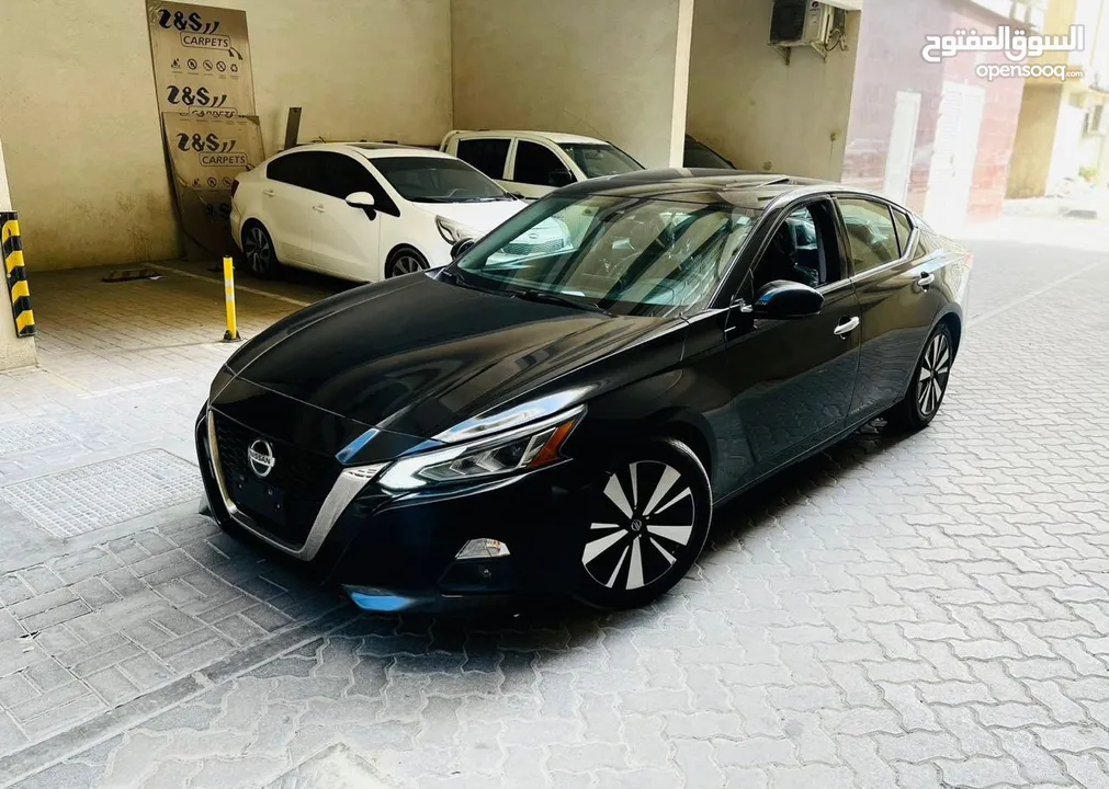 رقم واحد الى واحدNISSAN ALTIMA FULL OPTION SUNROOF 2019 SL  نيسان ألتيما فل أوبشن فتحة سقف 2019 SL