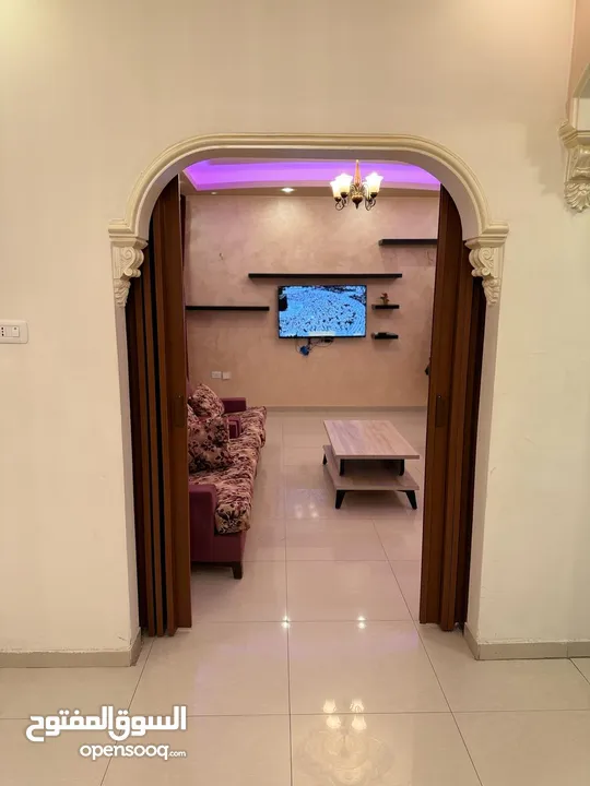 شقه مفروش لايجار شارع الجامعه الاردنيه  عائلات