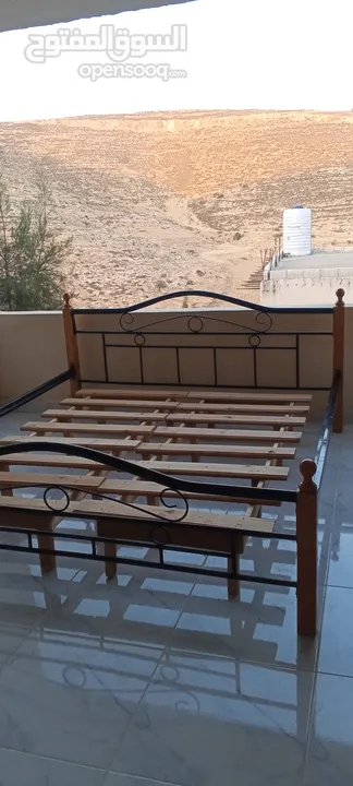 تخت مجوز لشخصين للبيع بحاله جيدة جداً