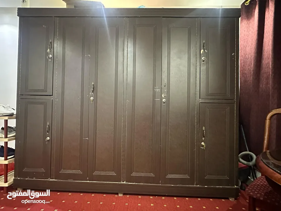 Wooden large cupboard for sale in Farwaniya block 5