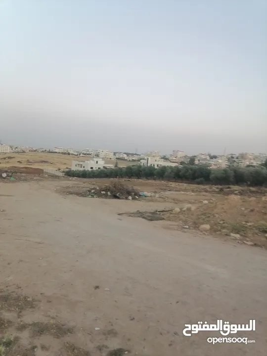 عده قطع قرب شارع المطار اليادوده