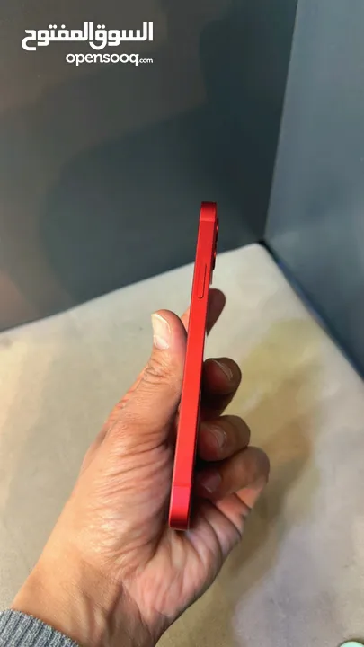 iPhone 12 64 GB  البطاريات من 88-93 مكفول اسبوعين