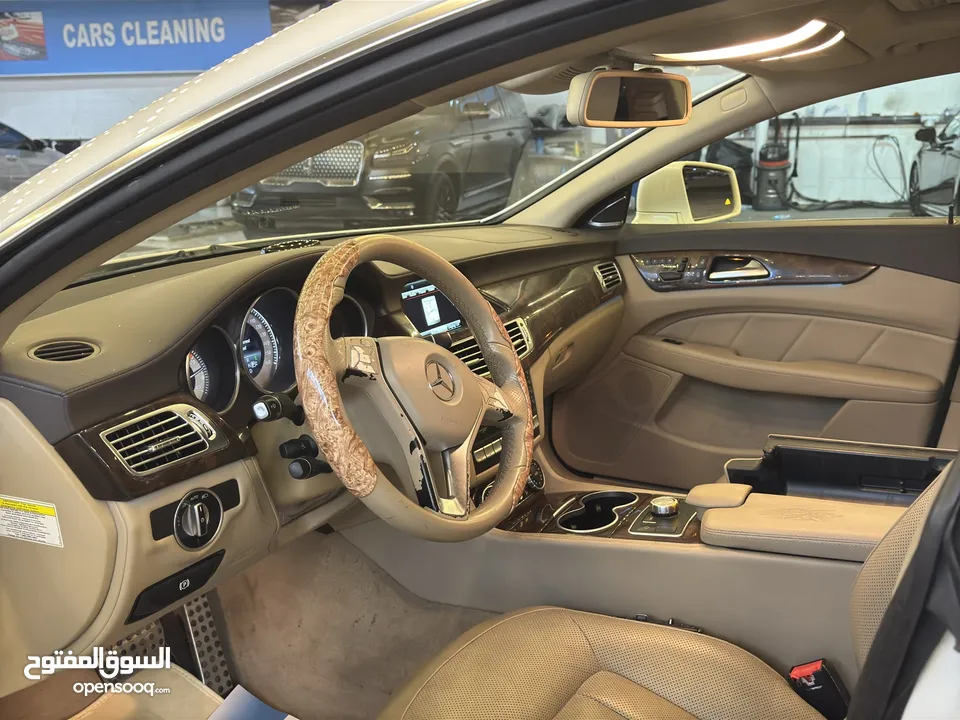 مرسيدس  بينز  CLS 550 AMG V8   2014  وارد أوراق جمارك  لون أبيض مميز  بيج من الداخل كاملة الموصفات