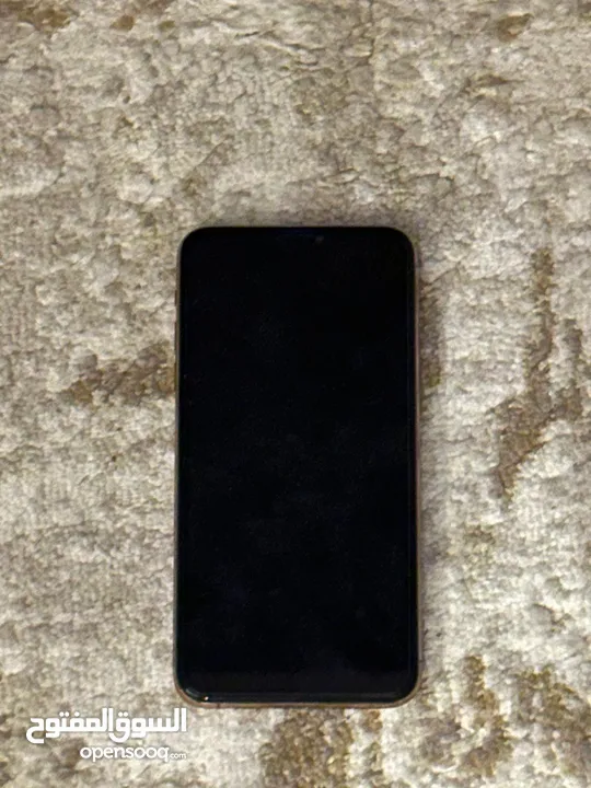 ايفون iPhone 11 Pro Max لون ذهبي  256GB بطاريه 81% نظيف جدا ‏