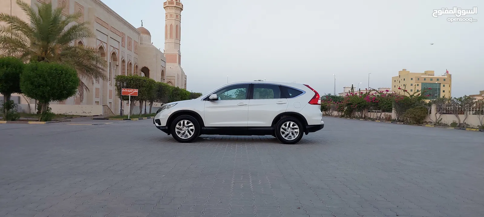 فرصه هوندا CRV خليجية عمان  المالك الاول بدون حوادث بسعر مغري