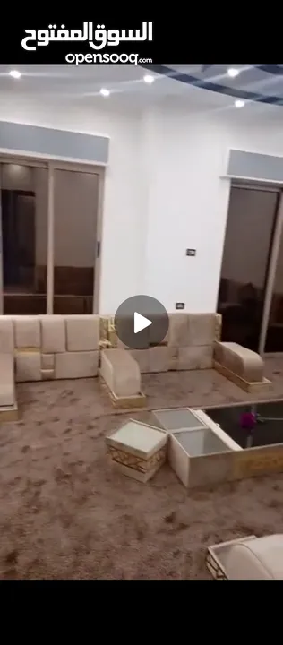 مجلس عربي فاخر 7مساند 8 مراكي مع ستنادهم 8 طاولات صغار ووحدة وسط بسعر مغري 250 ومع عازل وموكيت 400