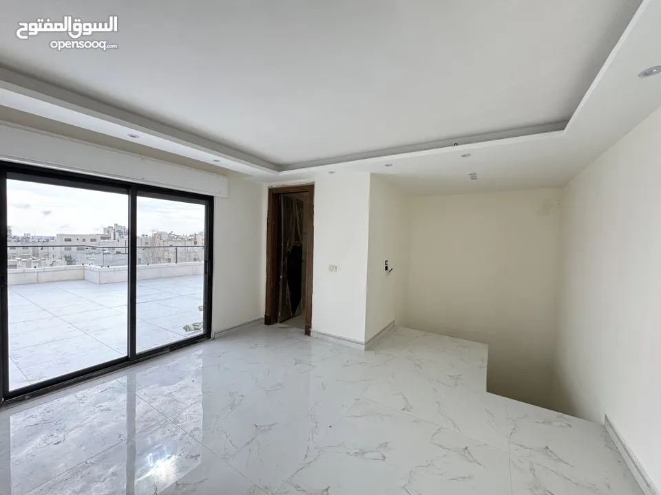شقة مع روف دوبليكس باطلالة مميزة مساحة 200م وروف 120م مع 50 م ترس بخلدا (مشروع 118)