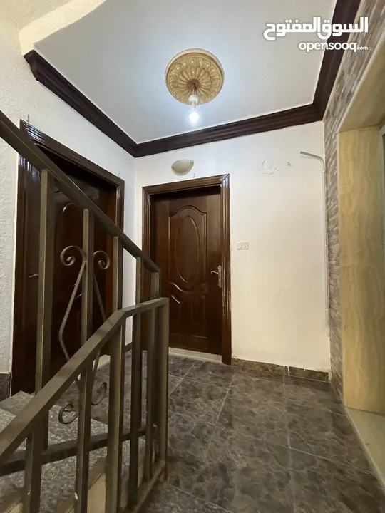 شقة طابقية للايجار