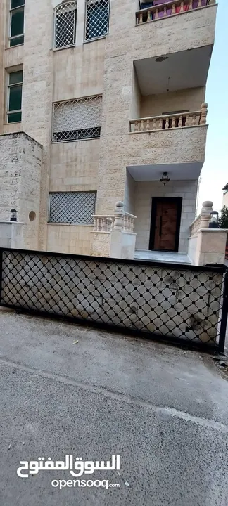 شقة أرضية للبيع - الجندويل - موقع راقٍ