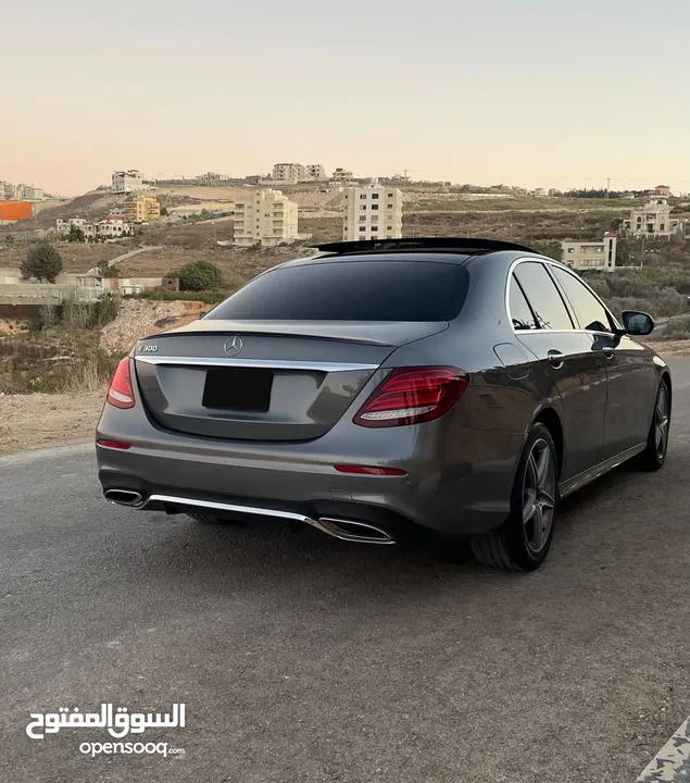 مرسيدس بنز E300 بنزين بحالة الوكالة
