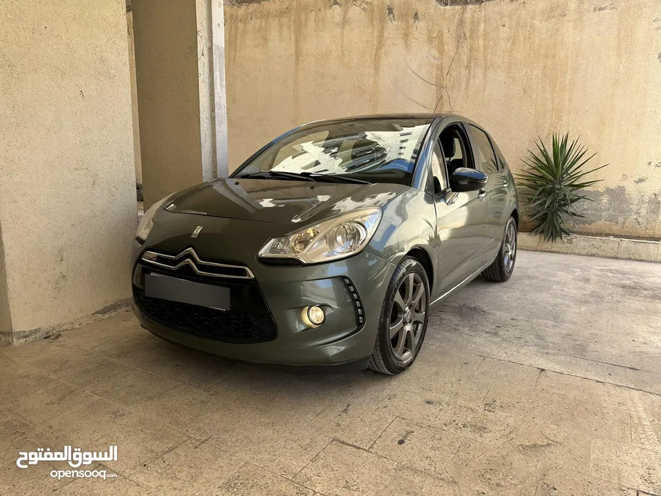 ستروين c3 2011 بحالة جيدا جدا 4 جيد اتوماتيك تب ترونك  3 وضعيات قياة صيانة كاملة   الفحص مرفق