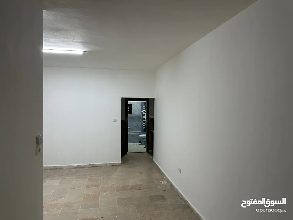 شقة طابق 4 في عرجان  شارع الاردن بجانب دائرة الافتاء للعرسان فقط