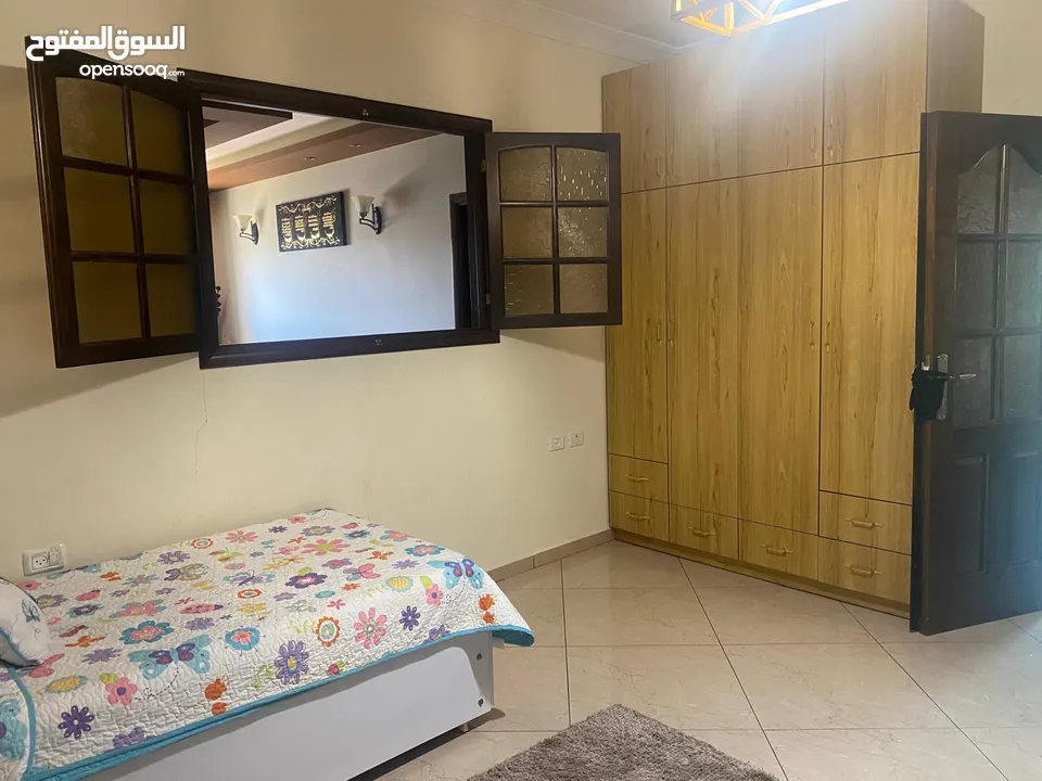 شقة مميزة مع اطلالة رائعة سوبر ديلوكس عل الشارع الرئيسي/ خلة قيس اول الدوحة قريبة من بيت جالا 162م