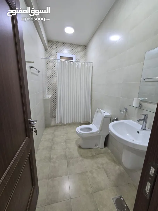 شقة واسعة ونظيفة جدا للايجار فالقرم Clean and big flat in Qurum