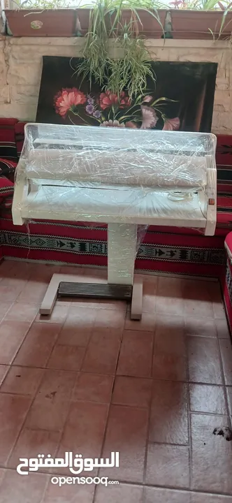 مكوى برادي يعمل عاي الكهرباء