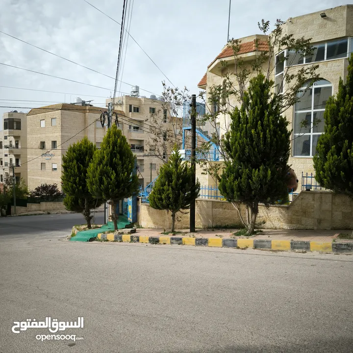 فيلا فخمة ثلاث طوابق للايجار او الاستثمار في شفابدران