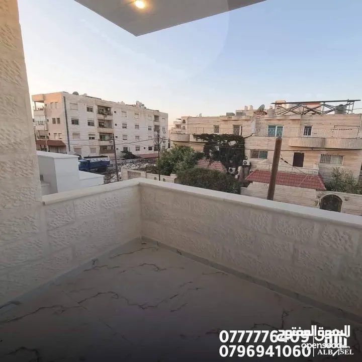 شقه للبيع أقساط طابق رابع اربد الحي الشرقي خلف مدارس الجيل الجديد وغرب مسجد البقاعي