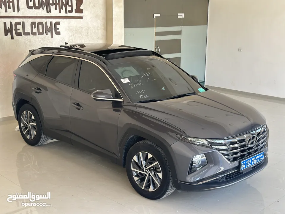 هونداي توسان هايبرد مع بانوراما