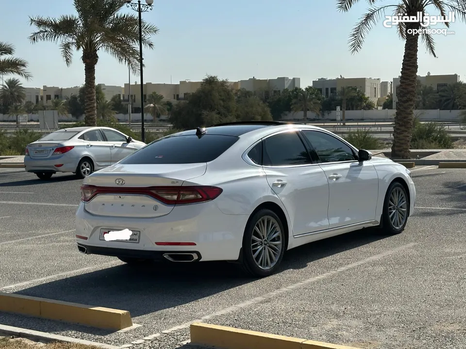 For Sale: 2018 Hyundai Azera (White)