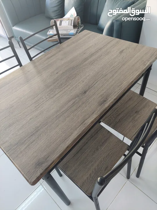 New Dining table available without delivery 38 rial