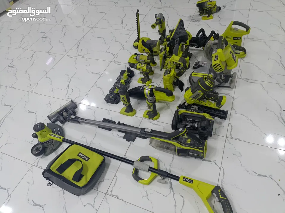 كت ريوبي ryobi 20 قطعة وخمس بطاريات وشاحنين