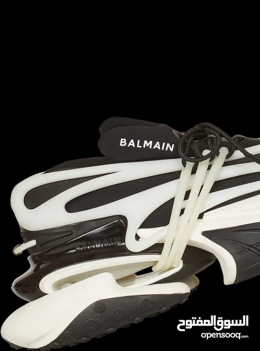 متوفر حذاء ( Balmain Unicorn )