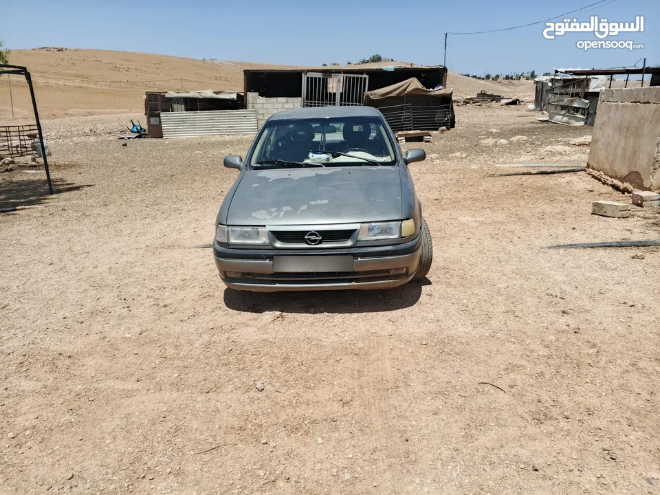 أوبل فيكترا موديل 1993