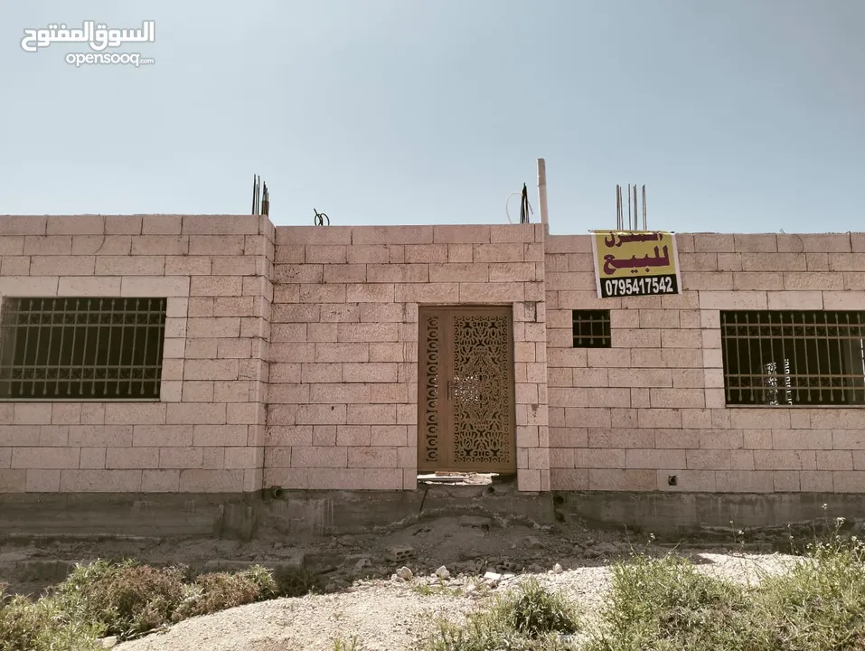 بيت للبيع في منطقة الفيصلية شرق سحاب قرب شارع المية