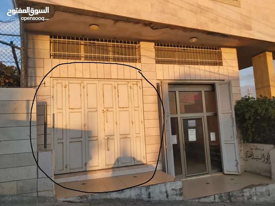 محل مع سدة للبيع