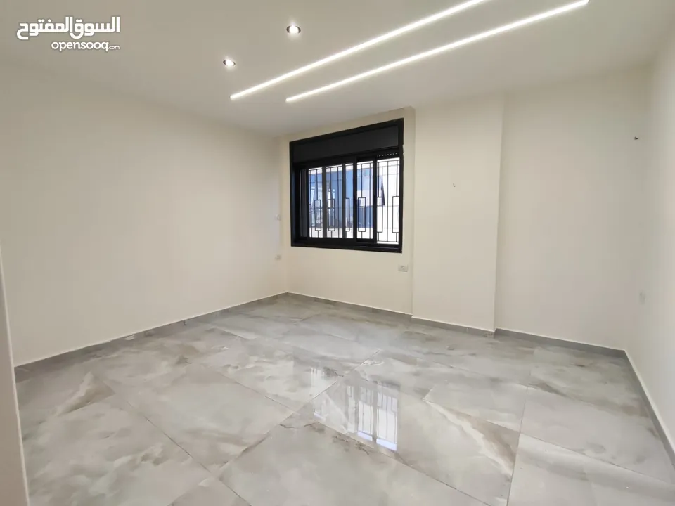 شقة جديدة غير مفروشة للإيجار – الماصيون قرب مطعم بحري