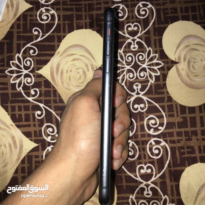 آيفون 11 بحالة جيدة للبيع - بسعر مناسب!