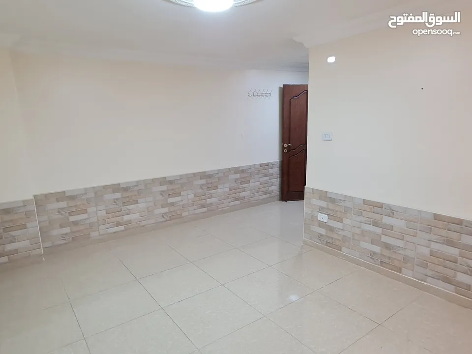 شقة تسوية للايجار من المالك مباشرة بالقرب من اشارة مستشفى حمزة ومسجد ابو بكر