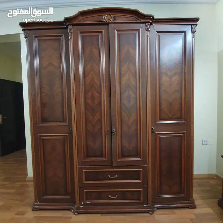 Two similar used Bedrooms Furniture for Sell - أثاث غرفتين نوم مستعملتين متشابهتين للبيع