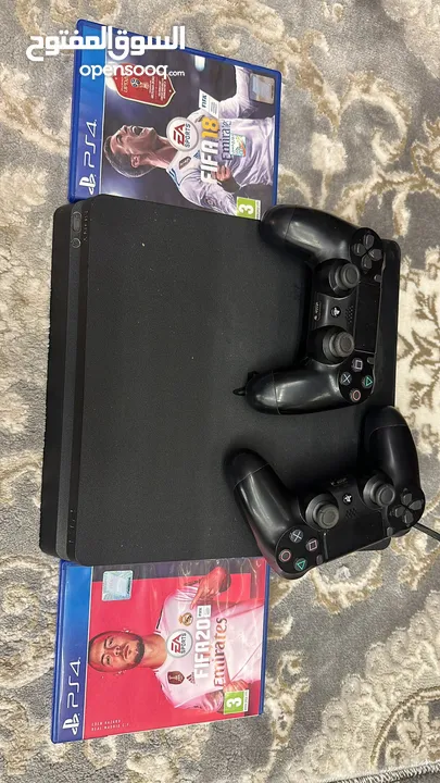 بلايستيشن 4 مستعمل بس نظيف ومحافظ عليه