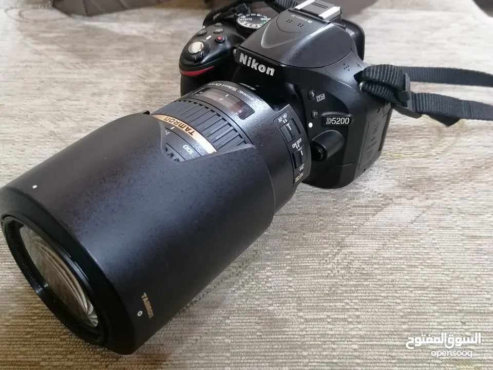 كاميرا نيكون D5200 للبيع