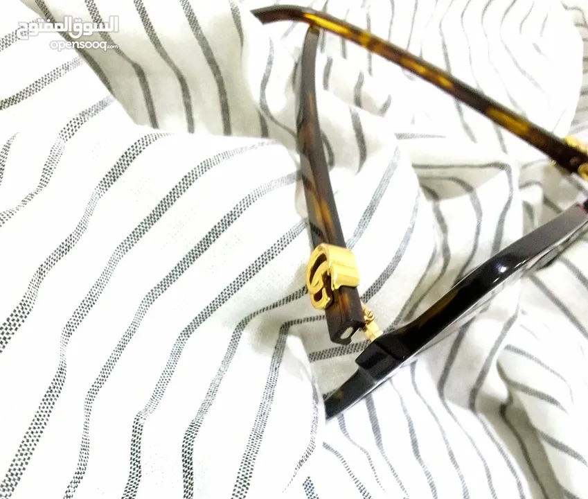 نظارات Gucci اصلية شبه جديدة.Authentic Gucci sunglasses