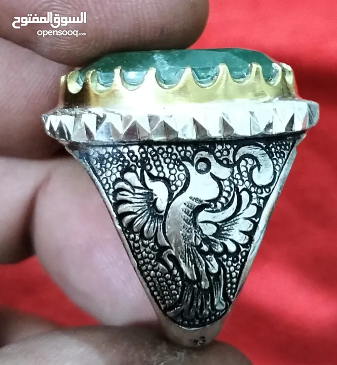 خاتم فضه يدوي حجر زمرد