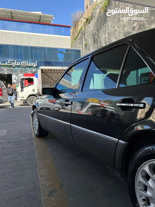 مرسيدس 300SEL