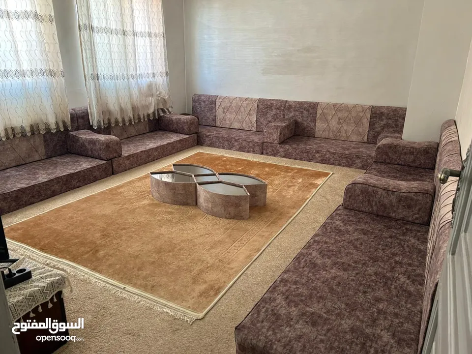 فرشات ضغط عالي مرتفع 20 سنتم للبيع بسعر مغري في حال الوكالة ، استخدام عريس اشهر قليلة