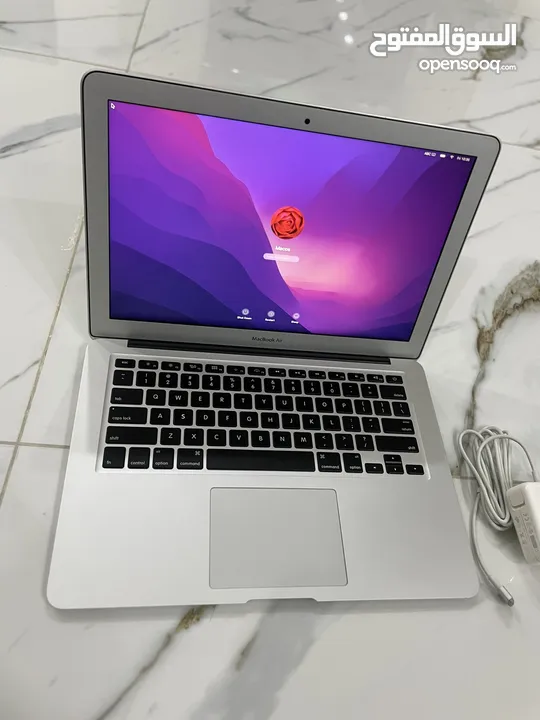 MAC BOOK AIR موصفات ممتازه 2015 بسعر مرتب ببحالة ممتازه