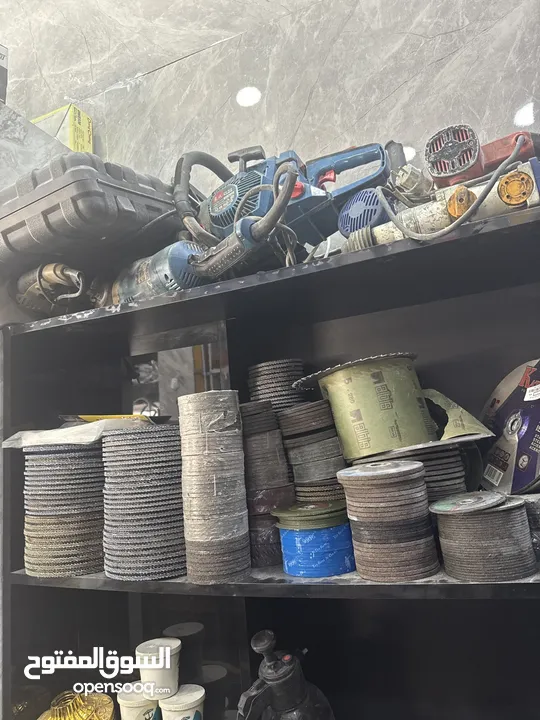 بصائع محل مواد بناء للبيع