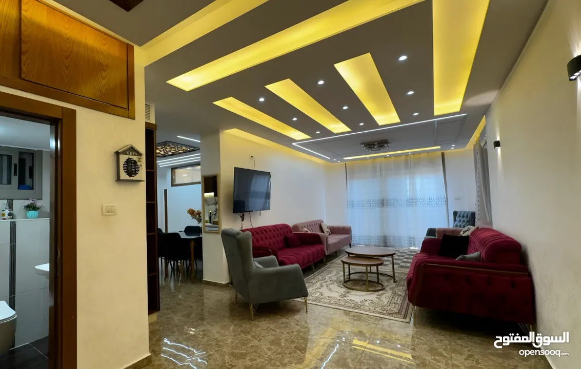 روف للايجار مفروش بالكامل في اجمل مناطق البيرة التواصل مع المالك مباشرة دون عمولة (1250) دولار