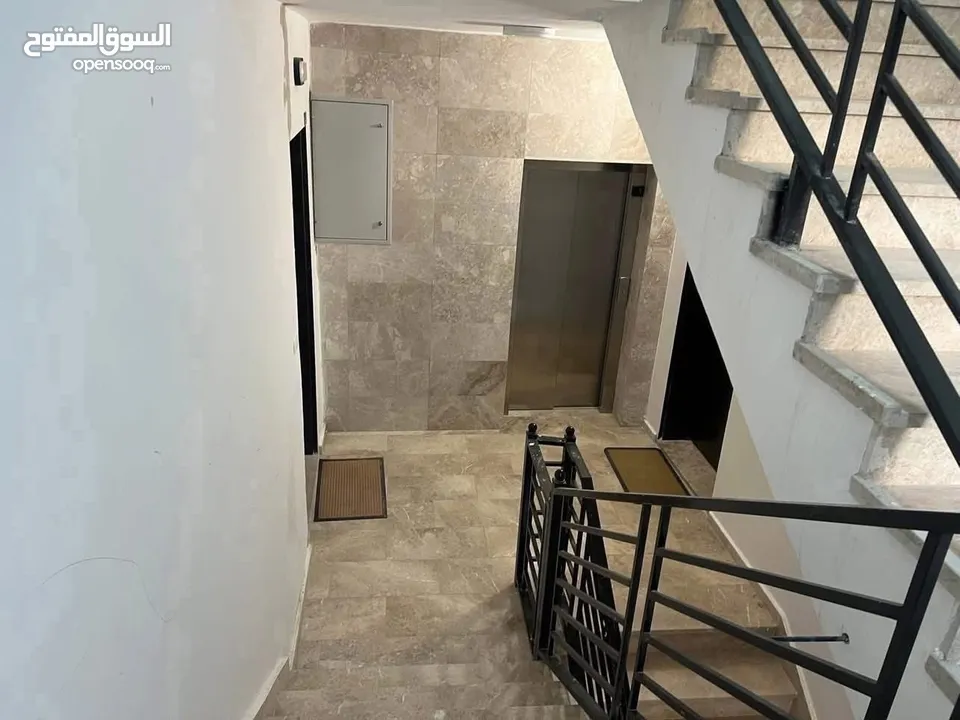 شقه فاخرة للببع في الطيره خلف حلويات العكر