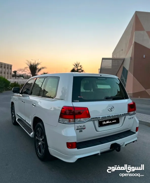 لاندكروزر VXR v8 5.7 2020