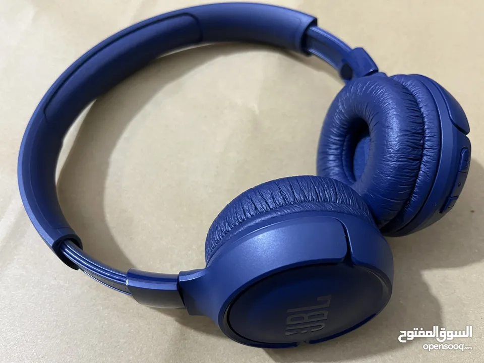 JBL Tune 520BT Wireless on-ear Headphones سماعات لون ازرق اقرا الوصف