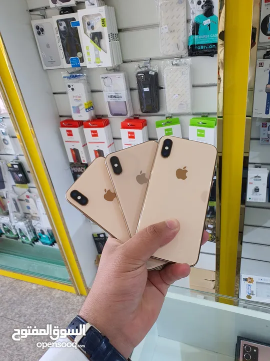 عرض خااص : iPhone xs 256gb هواتف نظيفة جدا و بأقل سعر لا يفوتك