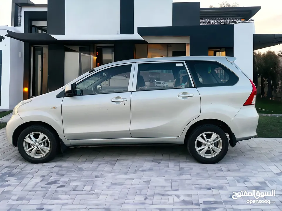 AED 780 PM  TOYOTA AVANZA SE 1.5L V4 RWD  7 SEATER  0% DP  ORIGNAL PAINT  WELL MAINTAINED