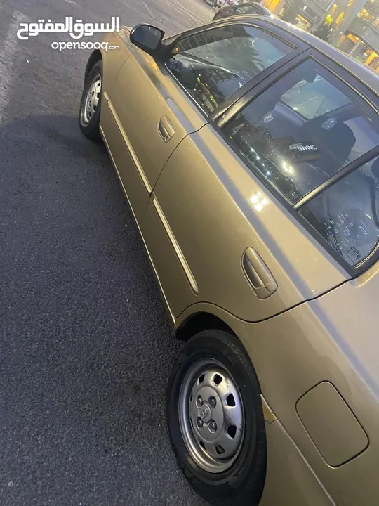 هيونداي أكسنت لون ذهبي مميز موديل فيرنا